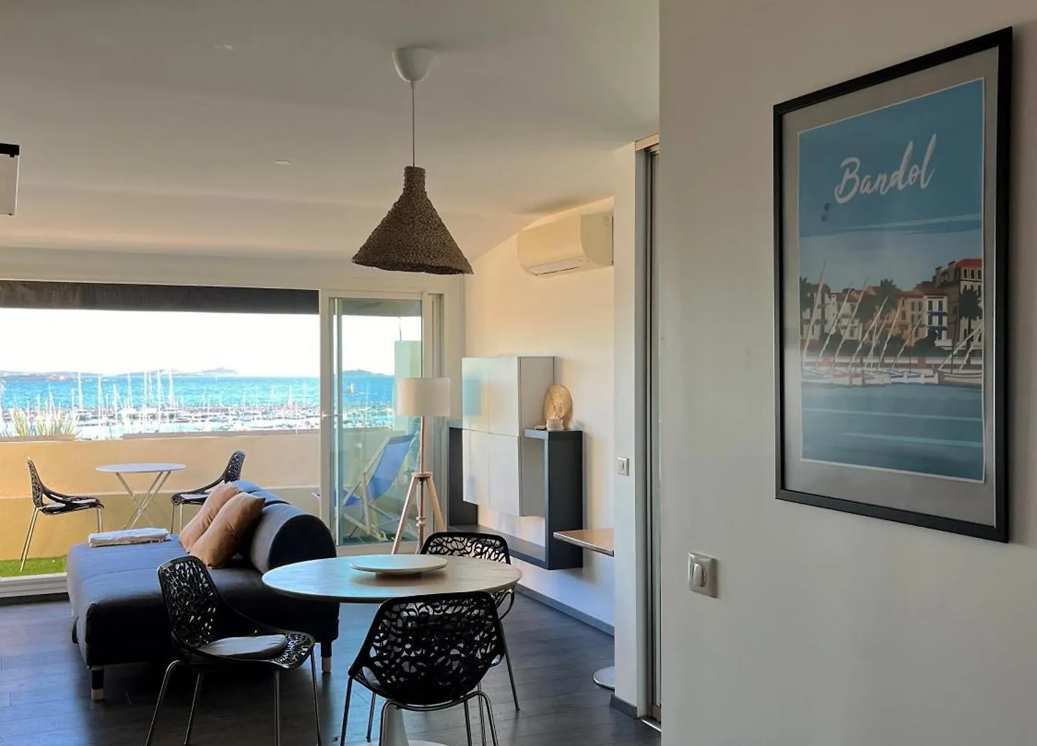 Appartement Sur Le Port Vue Mer باندول شقة