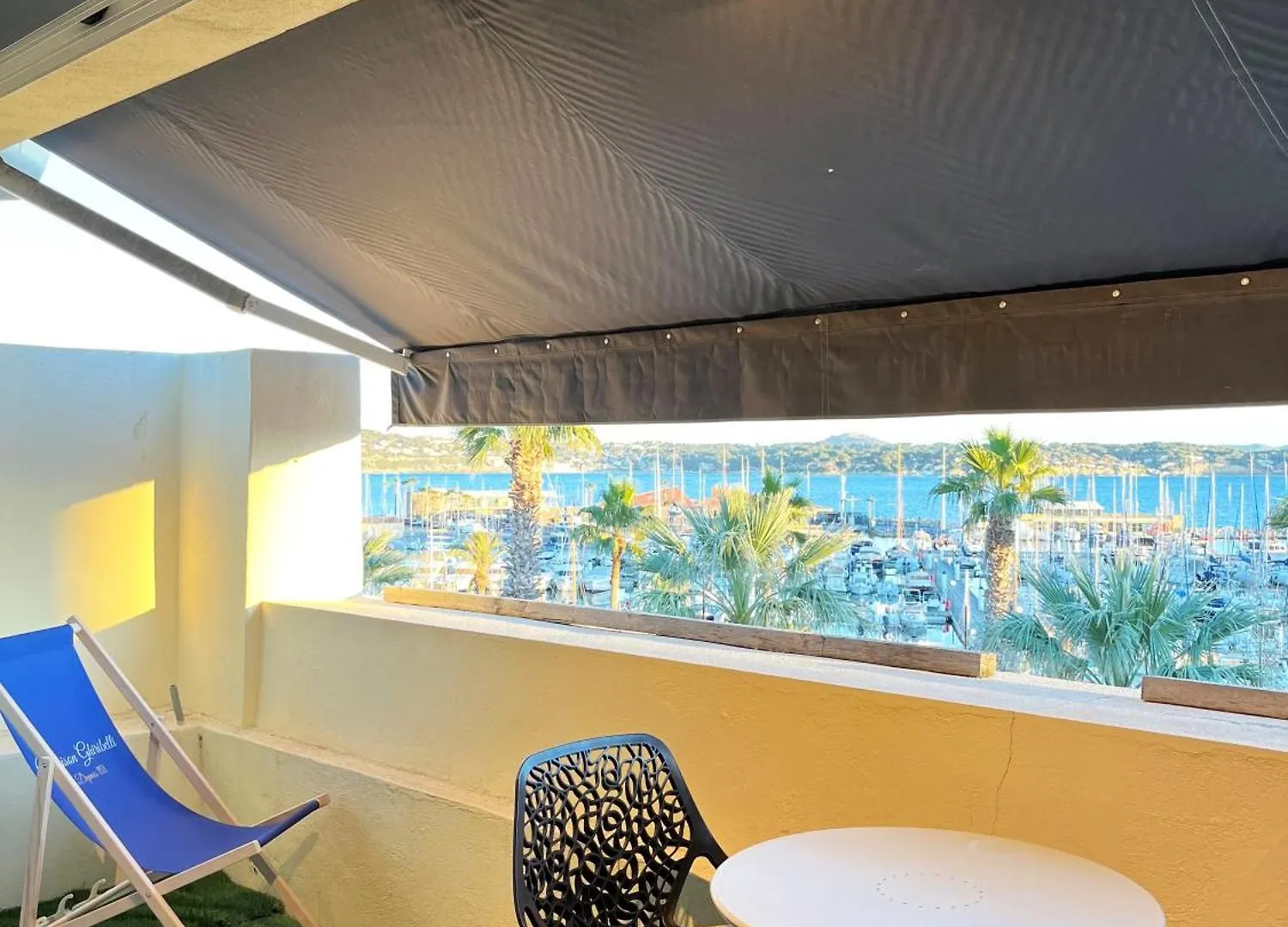 Appartement Sur Le Port Vue Mer Bandol 0*,