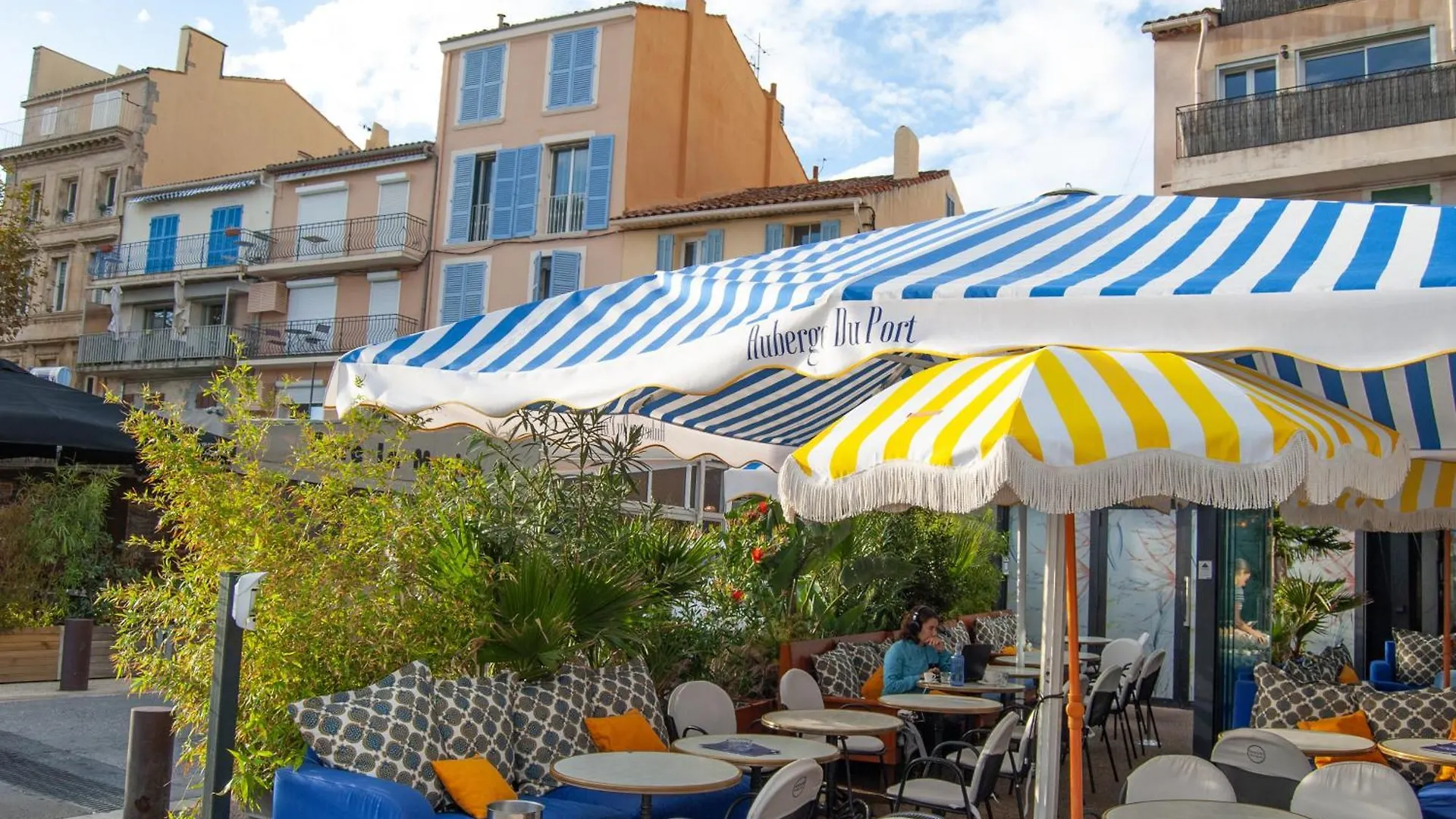 Appartement Sur Le Port Vue Mer Bandol Apartment